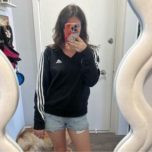 Never worn Adidas 3 stripe sweatshirt size SM
